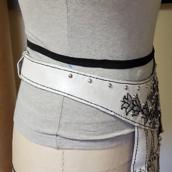 Brand New Contoured belt - Light gray whole grain leather. Handcrafted main image 4